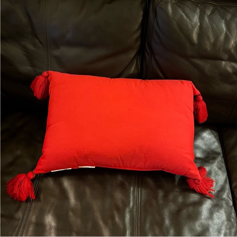2 pillows - Picture 6 of 6